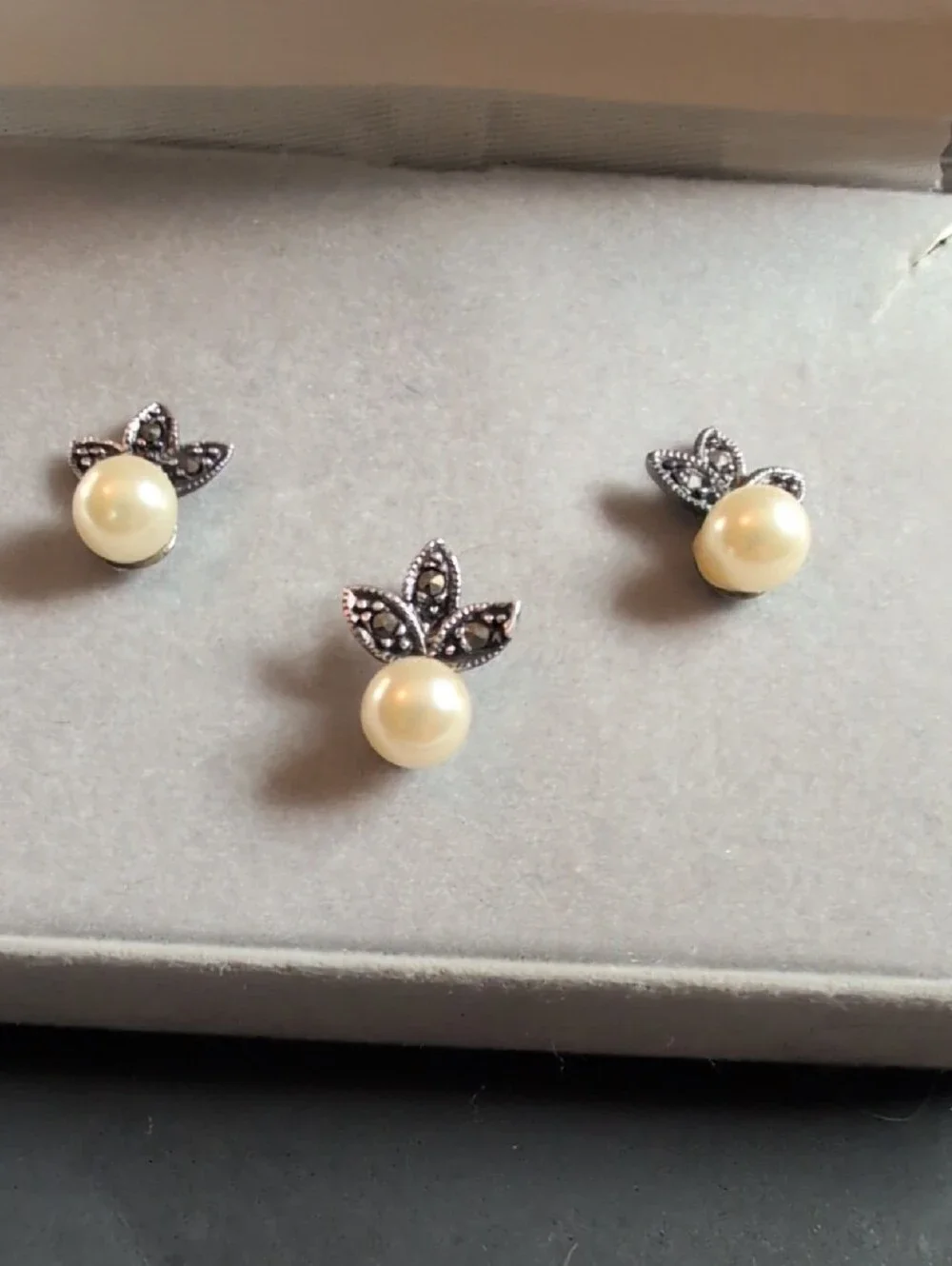 Pearl & Marcasite Leaf Stud Earrings - Ivory Pearl
